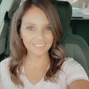 Meet your Posher, Angie